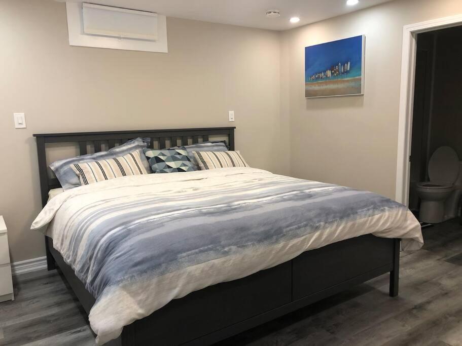 Entire Basement With 3 Bedrooms Ниагара-Фолс Экстерьер фото